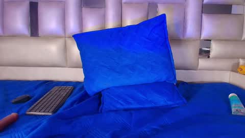 Snapshot of emma_curvy1 chatting on 28, 2, 2025 Emma online show from 28, 2, 2025