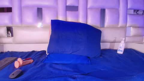 Snapshot of emma_curvy1 chatting on 8, 3, 2025 Emma online show from 8, 3, 2025