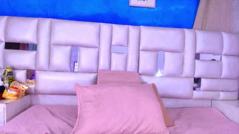 Snapshot of emma_curvy1 chatting on 23, 9, 2025 Emma online show from 23, 9, 2025