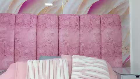 Snapshot of emma_curvy1 chatting on 21, 6, 2026 Emma online show from 21, 6, 2026