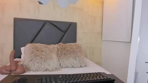 Snapshot of emma_eva1 chatting on 5, 3, 2025 Emma online show from 5, 3, 2025