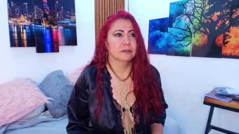 Snapshot of emma_jhomson chatting on 8, 9, 2025 Emma 3 online show from 8, 9, 2025