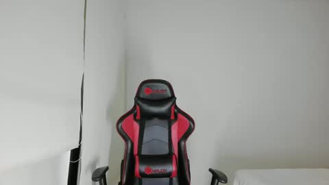 Snapshot of emma_lovv chatting on 24, 2, 2025 Emma 3 online show from 24, 2, 2025