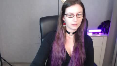 Snapshot of emma_lust94 chatting on 27, 10, 2025 emma online show from 27, 10, 2025