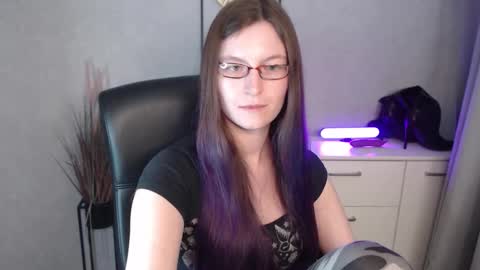 Snapshot of emma_lust94 chatting on 7, 11, 2025 emma online show from 7, 11, 2025