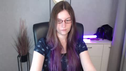 Snapshot of emma_lust94 chatting on 13, 11, 2025 emma online show from 13, 11, 2025