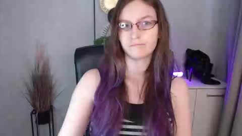 Snapshot of emma_lust94 chatting on 15, 11, 2025 emma online show from 15, 11, 2025