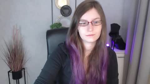 Snapshot of emma_lust94 chatting on 19, 11, 2025 emma online show from 19, 11, 2025