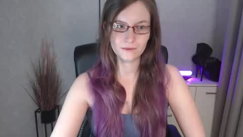 Snapshot of emma_lust94 chatting on 25, 11, 2025 emma online show from 25, 11, 2025