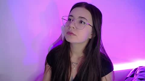 Snapshot of emma_naa chatting on 11, 9, 2025 Emma online show from 11, 9, 2025