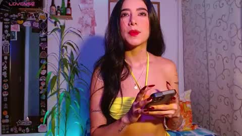 Sara Luna online show from 1, 1, 2025
