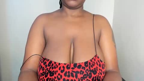 Snapshot of emma_remi chatting on 4, 12, 2024 emma_remi online show from 4, 12, 2024