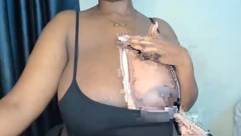 Snapshot of emma_remi chatting on 4, 3, 2025 emma_remi online show from 4, 3, 2025