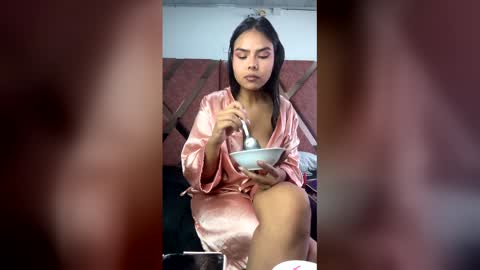 EMMA REVEES  online show from 9, 4, 2026