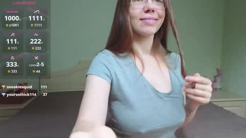 Snapshot of emma_stardust_ chatting on 28, 11, 2025 Emma-milky-tits online show from 28, 11, 2025