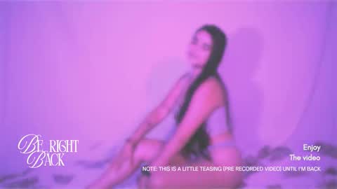 Snapshot of emma_whitee_ chatting on 16, 12, 2025 emma_whitee_ online show from 16, 12, 2025