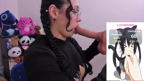 Snapshot of emma_winslows chatting on 12, 10, 2025 Emma online show from 12, 10, 2025