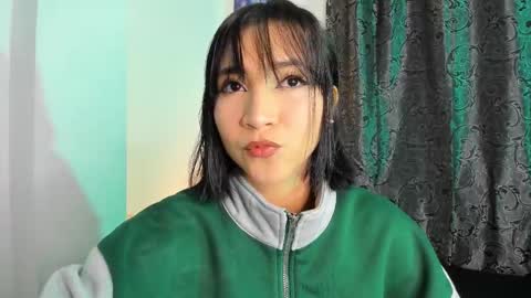 emma_woods__ online show from 9, 9, 2025