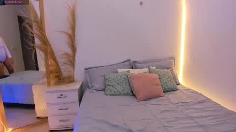 Snapshot of emma_woods__ chatting on 28, 11, 2025 emma_woods__ online show from 28, 11, 2025