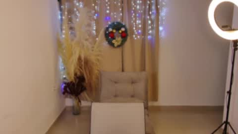 Snapshot of emmabeecker_ chatting on 21, 12, 2024 Emma online show from 21, 12, 2024