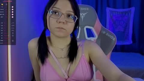 Snapshot of emmablazee chatting on 20, 10, 2025 Emma online show from 20, 10, 2025