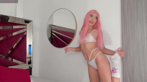 Snapshot of emmacarther chatting on 16, 10, 2025 Emma online show from 16, 10, 2025