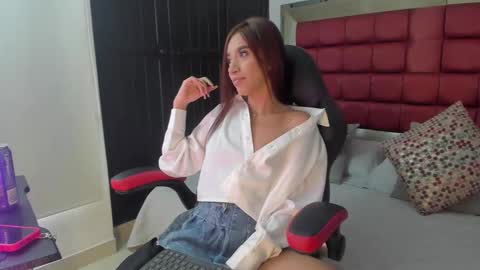 Emma  online show from 21, 10, 2025