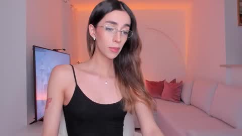 Snapshot of emmacorrea chatting on 12, 9, 2025 Emma voger online show from 12, 9, 2025