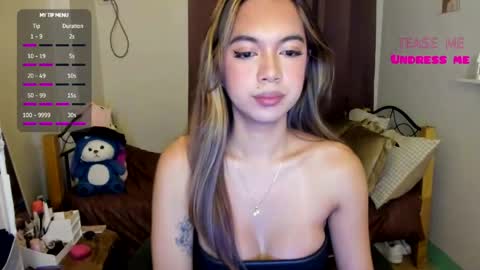 Snapshot of emmacoxx24 chatting on 14, 5, 2026 SweetGirlEmma online show from 14, 5, 2026