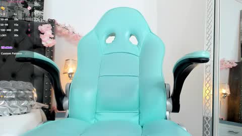 Snapshot of emmacrush chatting on 11, 12, 2024 Welcome Im yosein Your love is my passion activate it with your tips and enjoy with me online show from 11, 12, 2024