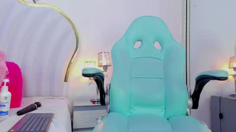 Snapshot of emmacrush chatting on 7, 2, 2025 Welcome Im yosein Your love is my passion activate it with your tips and enjoy with me online show from 7, 2, 2025