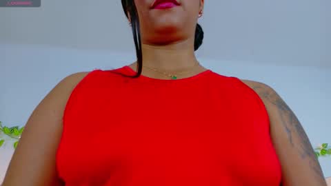 Snapshot of emmacrush chatting on 17, 10, 2025 Welcome Im yosein Your love is my passion activate it with your tips and enjoy with me online show from 17, 10, 2025