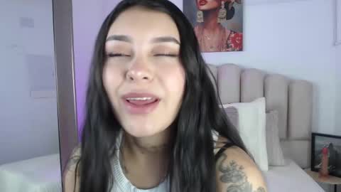 Snapshot of emmacute_x chatting on 4, 10, 2025 emmacute_x online show from 4, 10, 2025