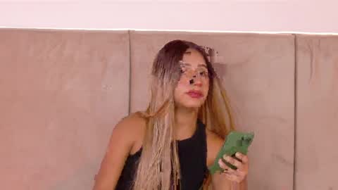 E M M A  online show from 10, 4, 2026