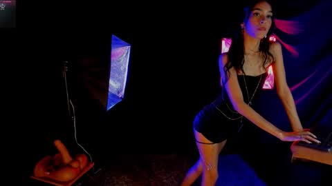 Emma Duque online show from 15, 12, 2025