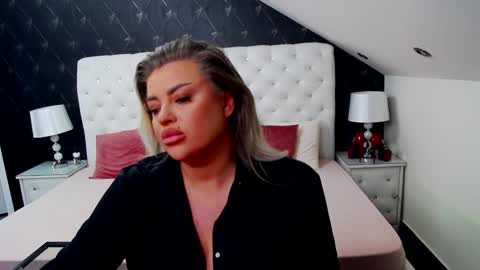 Emma Mavis online show from 6, 12, 2024