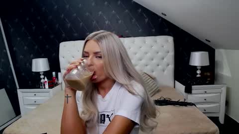 Emma Mavis online show from 8, 2, 2026