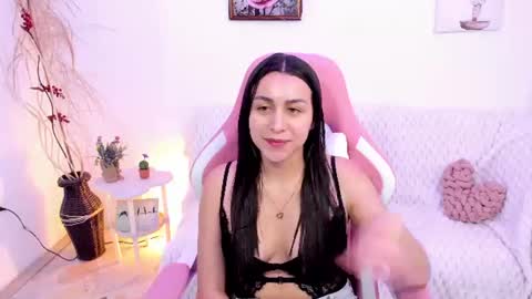 Snapshot of emmamyers_ chatting on 20, 6, 2026 Emma online show from 20, 6, 2026