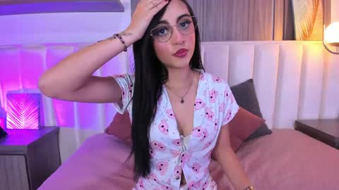 Snapshot of emmarios_qm chatting on 16, 4, 2026 Emma online show from 16, 4, 2026