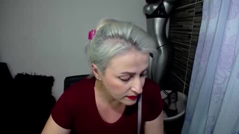Snapshot of emmarizzoo chatting on 12, 5, 2026 Emma online show from 12, 5, 2026