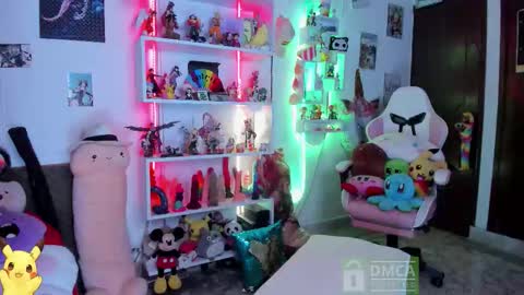 Snapshot of emmarosse11 chatting on 2, 2, 2026 Emma online show from 2, 2, 2026
