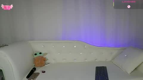 Snapshot of emmasanzoficial chatting on 18, 9, 2025 Sara online show from 18, 9, 2025