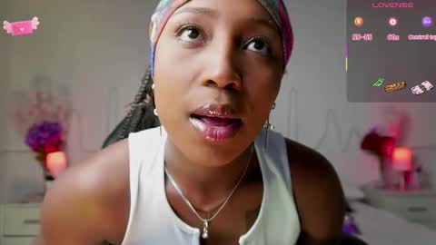 Snapshot of emmasanzoficial chatting on 19, 9, 2025 Sara online show from 19, 9, 2025