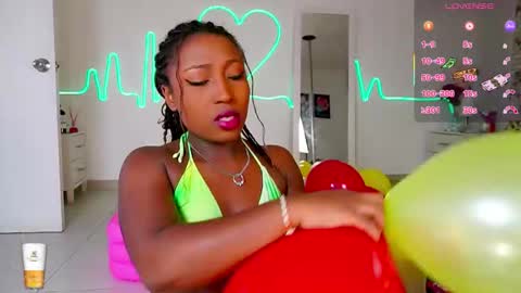 Snapshot of emmasanzoficial chatting on 20, 9, 2025 Sara online show from 20, 9, 2025