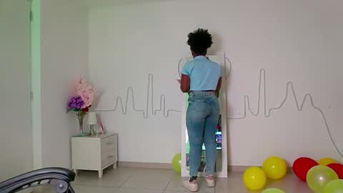 Snapshot of emmasanzoficial chatting on 29, 9, 2025 Sara online show from 29, 9, 2025