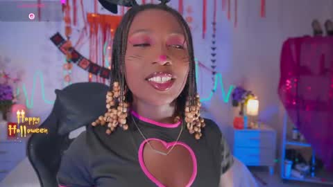 Snapshot of emmasanzoficial chatting on 1, 11, 2025 Sara online show from 1, 11, 2025