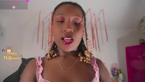 Snapshot of emmasanzoficial chatting on 2, 11, 2025 Sara online show from 2, 11, 2025