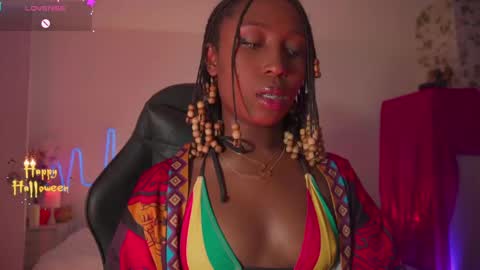 Snapshot of emmasanzoficial chatting on 4, 11, 2025 Sara online show from 4, 11, 2025