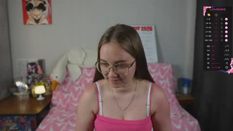 Snapshot of emmatiny chatting on 26, 5, 2026 Mia online show from 26, 5, 2026