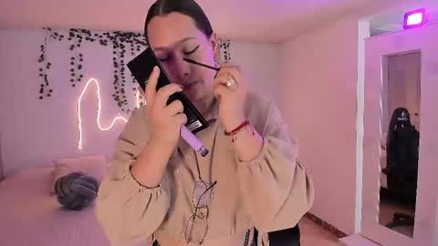 Snapshot of emmatorres9 chatting on 30, 9, 2025 Emma Torres online show from 30, 9, 2025